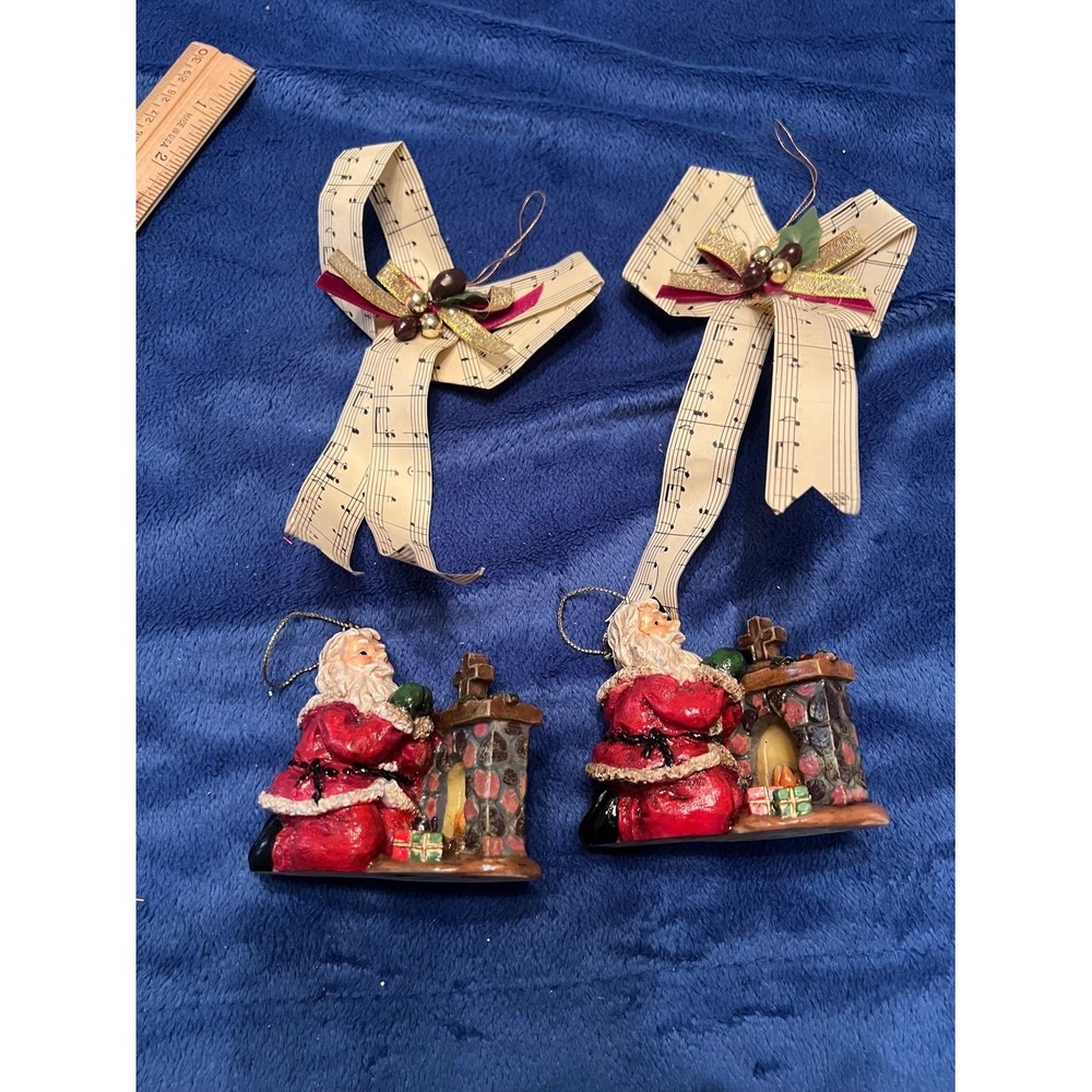 Lot ofβ 4 2 Possible Dreams Vintage Praying Santas Christmas Decor two gold bows